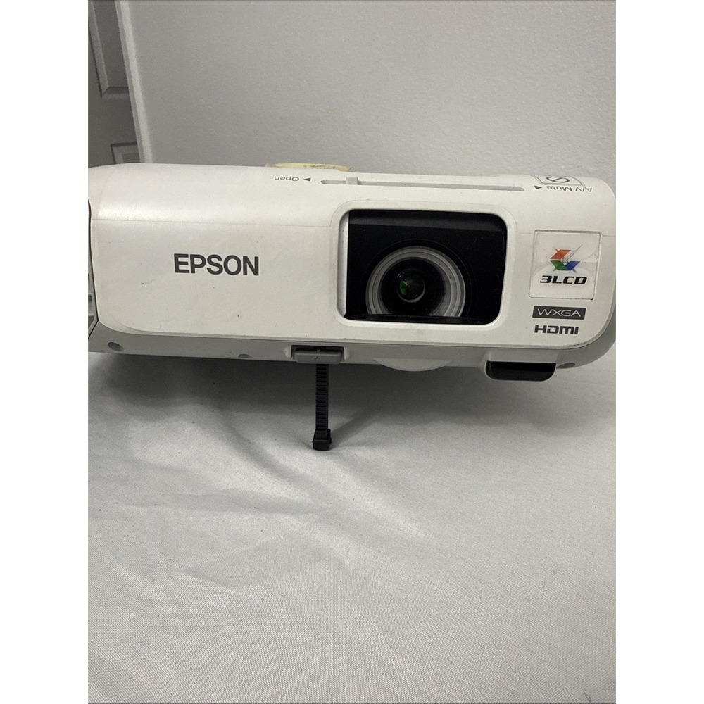 Epson 3LCD WXGA Projector HDMI Portable – ONLY 288 Lamp Hours! – Clean NO CORD